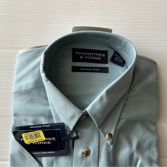 ROUNDTREE & YORKE NWT 2 Shirt Bundle Short Sleeve One Plaid and One Blue Size M - Picture 5 of 9